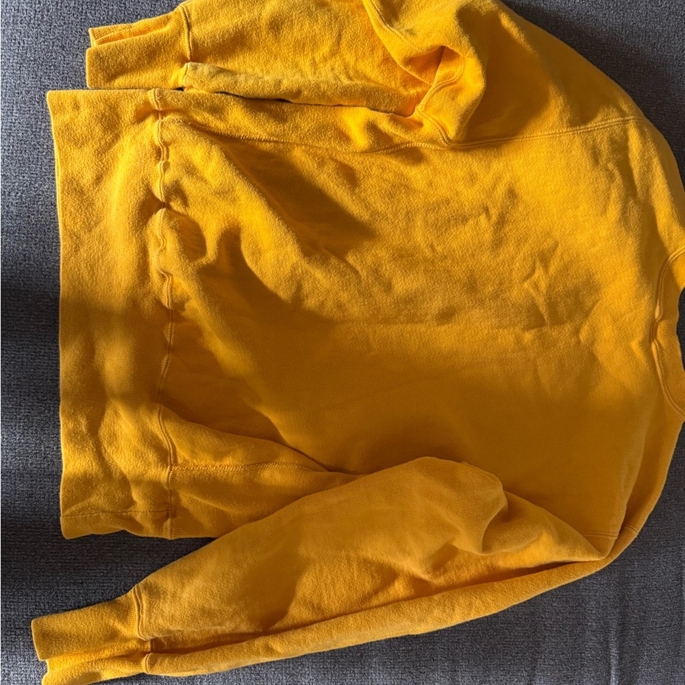 Champion Vintage Yellow Iowa State Sweatshirt - Picture 4 of 4